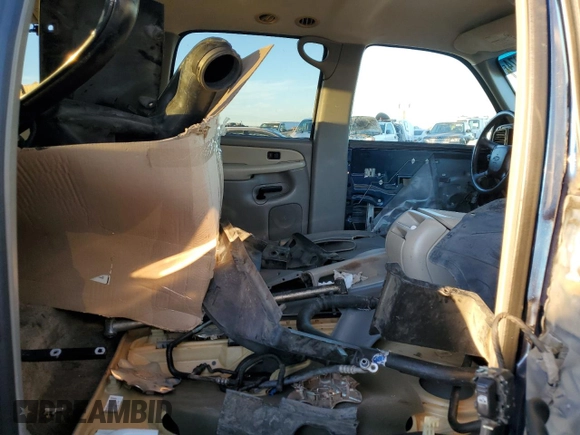2001 Chevrolet Suburban LT with VIN 3GNEC16T51G164191, listed as a Copart auction lot 79282974 with 0 mi miles and Salvage Title. Bid and sale history available at carsss.com. Image 11.