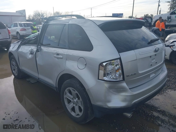 2013 Ford Edge SEL with VIN 2FMDK3JC8DBB97621, listed as a IAAI auction lot 41100900 with 200,806 mi miles. Bid and sale history available at carsss.com. Image 3.