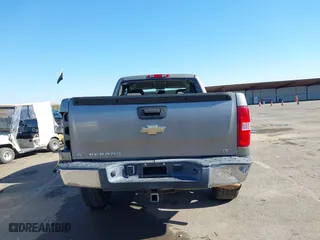 2007 Chevrolet Silverado 1500 LT w/1LT with VIN 1GCEC19J27Z609904, listed as a IAAI auction lot 41425797 with 294,241 mi miles. Bid and sale history available at carsss.com. Image 17.