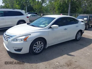 2015 Nissan Altima 2.5 SV with VIN 1N4AL3AP6FC434347, listed as a IAAI auction lot 42058176 with 131,022 mi miles. Bid and sale history available at carsss.com. Image 2.