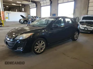 2010 Mazda 3 S Sport z VIN JM1BL1H54A1329575, wystawiony jako Copart lot #56037195 z przebiegiem 179 433 mil mil oraz Czysty tytuł • Clean title. Historia ofert i sprzedaży dostępna na DreamBid. Obrazek 1.