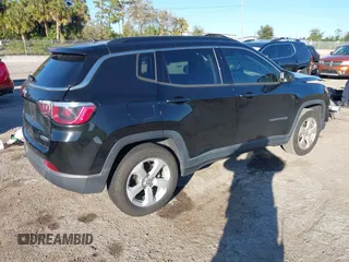 2018 Jeep Compass Latitude with VIN 3C4NJCBB1JT467953, listed as a IAAI auction lot 41254646 with 88,322 mi miles. Bid and sale history available at carsss.com. Image 4.