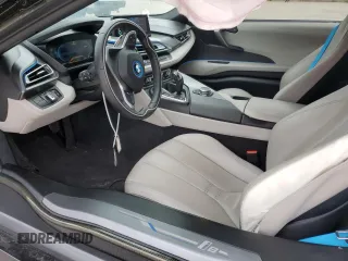 2015 BMW i8 z VIN WBY2Z2C50FV674256, wystawiony jako Copart lot #56895134 z przebiegiem 33 484 mil mil oraz Szkody całkowita. Historia ofert i sprzedaży dostępna na DreamBid. Obrazek 7.