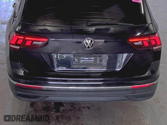 2024 Volkswagen Tiguan SE with VIN 3VV3B7AX6RM075535, listed as a IAAI auction lot 42845052 with 20,867 mi miles and . Bid and sale history available at DreamBid. Image 8.