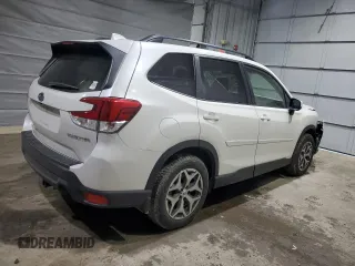 2019 Subaru Forester Premium with VIN JF2SKAEC8KH449783, listed as a Copart auction lot 48060885 with 62,117 mi miles and Salvage Title. Bid and sale history available at carsss.com. Image 3.