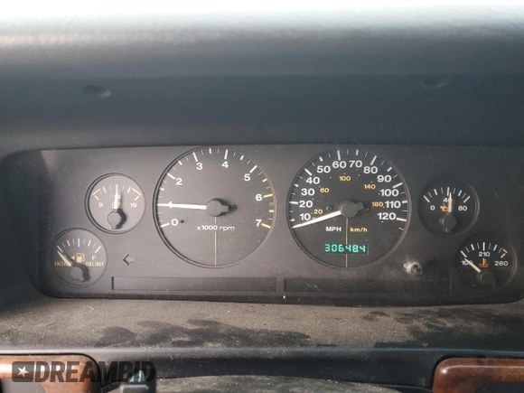 1998 Jeep Grand Cherokee Laredo with VIN 1J4GZ48S1WC165851, listed as a Copart auction lot 84110044 with 306,484 mi miles and Salvage Title. Bid and sale history available at carsss.com. Image 9.