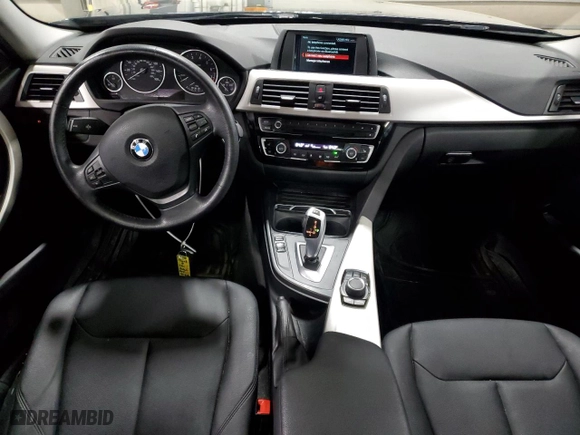 2018 BMW 3 Series 320i xDrive with VIN WBA8A3C59JA357713, listed as a Copart auction lot 42539945 with 0 mi miles and Salvage Title. Bid and sale history available at carsss.com. Image 8.