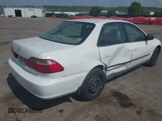 1999 Honda Accord LX z VIN 1HGCG6651XA016177, wystawiony jako IAAI lot #42179777 z przebiegiem Nie podano mil oraz . Historia ofert i sprzedaży dostępna na DreamBid. Obrazek 4.