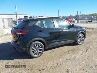 2024 Nissan Kicks SV with VIN 3N1CP5CV8RL570151, listed as a IAAI auction lot 40624725 with 479 mi miles. Bid and sale history available at carsss.com. Image 4.