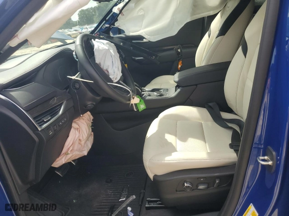 2023 Cadillac XT4 FWD Sport with VIN 1GYFZER43PF111131, listed as a Copart auction lot 71765404 with 524 mi miles and Salvage Title. Bid and sale history available at carsss.com. Image 7.