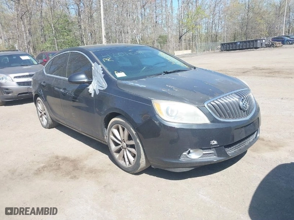 2014 Buick Verano Convenience Group with VIN 1G4PR5SK5E4172598, listed as a IAAI auction lot 42060693 with 226,948 mi miles. Bid and sale history available at carsss.com. Image 1.