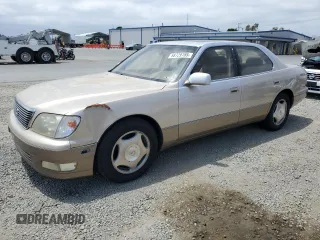 1998 Lexus LS 400 z VIN JT8BH28F1W0138417, wystawiony jako Copart lot #58729785 z przebiegiem 230 777 mil mil oraz Szkoda całkowita • Salvage title. Historia ofert i sprzedaży dostępna na DreamBid. Obrazek 1.