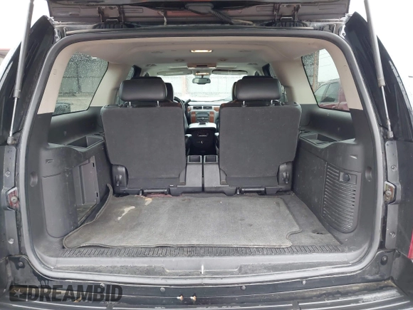 2007 Chevrolet Suburban LTZ with VIN 1GNFK16367J196596, listed as a IAAI auction lot 42392224 with 100,774 mi miles and . Bid and sale history available at DreamBid. Image 17.