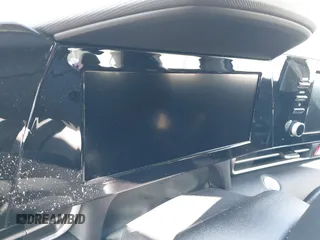 2022 Hyundai Elantra SEL z VIN 5NPLN4AG8NH060510, wystawiony jako IAAI lot #40845087 z przebiegiem Nie podano mil oraz . Historia ofert i sprzedaży dostępna na DreamBid. Obrazek 7.