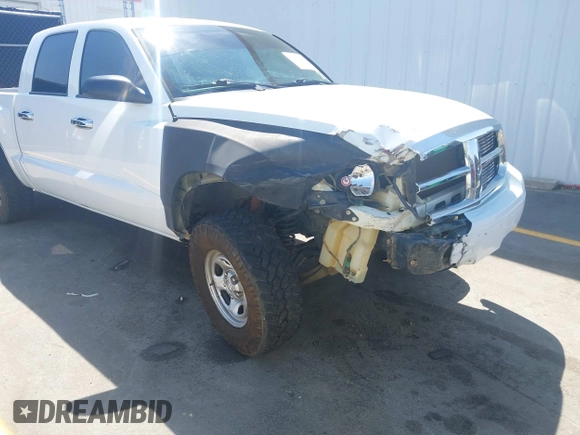 2006 Dodge Dakota ST with VIN 1D7HE28K46S706686, listed as a IAAI auction lot 41823876 with 89,685 mi miles and . Bid and sale history available at carsss.com. Image 6.