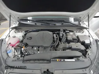 2025 Kia K5 LXS z VIN KNAG24J72S5284973, wystawiony jako IAAI lot #42162422 z przebiegiem 8 738 mil mil oraz . Historia ofert i sprzedaży dostępna na DreamBid. Obrazek 10.