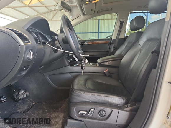 2013 Audi Q7 Premium Plus z VIN WA1LGAFE8DD002475, wystawiony jako Copart lot #65702495 z przebiegiem 154 538 mil mil oraz Czysty tytuł • Clean title. Historia ofert i sprzedaży dostępna na DreamBid. Obrazek 7.