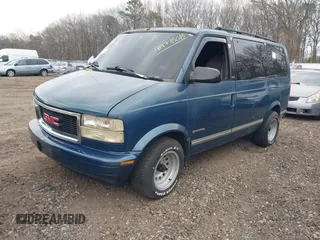 1998 GMC Safari with VIN 1GKDM19W2WB504540, listed as a IAAI auction lot 41977868 with Not Provided miles. Bid and sale history available at carsss.com. Image 2.