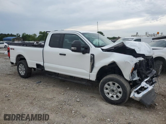 2024 Ford F-250 XL with VIN 1FT7X2BN9REF65104, listed as a Copart auction lot 54194385 with 8,522 mi miles and Salvage Title. Bid and sale history available at DreamBid. Image 4.