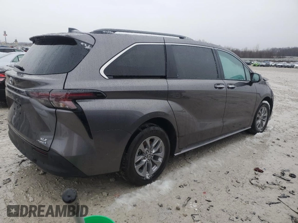 2024 Toyota Sienna XLE with VIN 5TDYSKFC8RS150152, listed as a Copart auction lot 86604424 with 22,485 mi miles and Salvage Title. Bid and sale history available at DreamBid. Image 3.