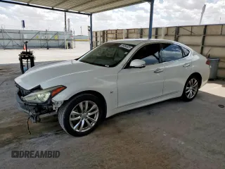 2015 Infiniti Q70 z VIN JN1BY1AP9FM541605, wystawiony jako Copart lot #59394525 z przebiegiem 164 327 mil mil oraz Szkoda całkowita • Salvage title. Historia ofert i sprzedaży dostępna na DreamBid. Obrazek 1.