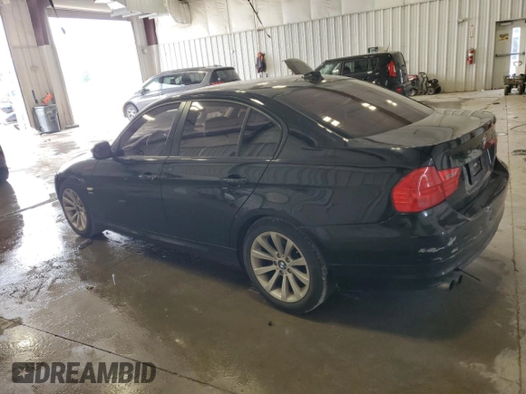 2011 BMW 3 Series 328i xDrive z VIN WBAPK7C59BF087113, wystawiony jako Copart lot #59184715 z przebiegiem Nie podano mil oraz Czysty tytuł • Clean title. Historia ofert i sprzedaży dostępna na DreamBid. Obrazek 2.