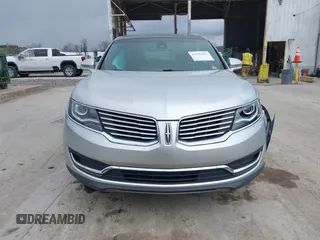 2016 Lincoln MKX Select with VIN 2LMTJ8KR6GBL59043, listed as a IAAI auction lot 41892601 with 113,756 mi miles. Bid and sale history available at carsss.com. Image 12.