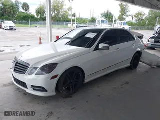 2013 Mercedes-Benz E-Class E 350 Luxury with VIN WDDHF5KB3DA692743, listed as a IAAI auction lot 40550950 with 142,986 mi miles. Bid and sale history available at carsss.com. Image 18.