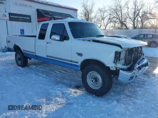 1997 Ford F-250 HD with VIN 1FTHX26F1VEA49739, listed as a IAAI auction lot 41238799 with 337,959 mi miles. Bid and sale history available at carsss.com. Image 1.
