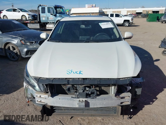 2019 Nissan Altima 2.5 Platinum with VIN 1N4BL4FV3KC114351, listed as a IAAI auction lot 41414004 with 93,291 mi miles. Bid and sale history available at carsss.com. Image 13.