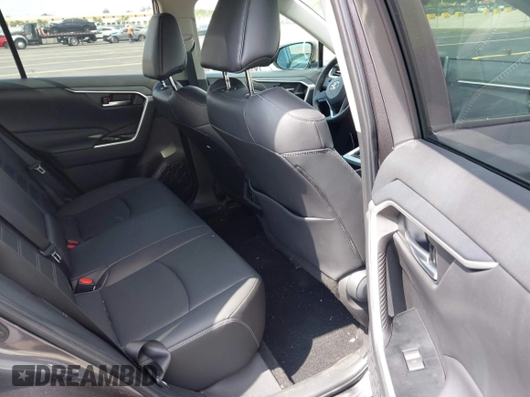 2024 Toyota RAV4 XLE Premium z VIN 2T3C1RFVXRC295264, wystawiony jako IAAI lot #42229471 z przebiegiem 6 717 mil mil oraz . Historia ofert i sprzedaży dostępna na DreamBid. Obrazek 8.