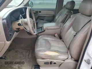 2006 GMC Sierra Denali z VIN 2GTEK63N761316163, wystawiony jako Copart lot #59637545 z przebiegiem 228 952 mil mil oraz Czysty tytuł • Clean title. Historia ofert i sprzedaży dostępna na DreamBid. Obrazek 7.