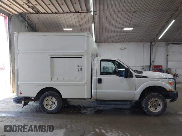 2016 Ford Super Duty F-250 SRW XL with VIN 1FDBF2B66GED17519, listed as a IAAI auction lot 41972443 with 333,161 mi miles. Bid and sale history available at carsss.com. Image 13.