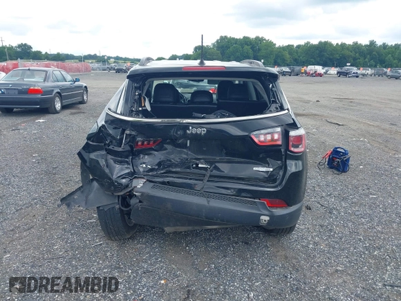 2018 Jeep Compass Latitude z VIN 3C4NJDBB1JT392421, wystawiony jako IAAI lot #42708673 z przebiegiem 166 856 mil mil oraz . Historia ofert i sprzedaży dostępna na DreamBid. Obrazek 16.