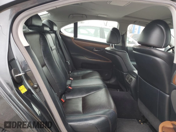 2011 Lexus LS 460 z VIN JTHBL5EF4B5103792, wystawiony jako Copart lot #42876635 z przebiegiem 127 906 mil mil oraz Szkoda całkowita • Salvage title. Historia ofert i sprzedaży dostępna na DreamBid. Obrazek 10.