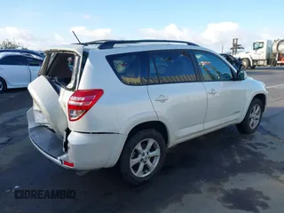 2011 Toyota RAV4 Ltd with VIN 2T3YF4DV5BW095202, listed as a IAAI auction lot 41732448 with 152,257 mi miles. Bid and sale history available at carsss.com. Image 4.