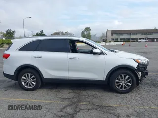 2016 Kia Sorento LX with VIN 5XYPG4A38GG173926, listed as a IAAI auction lot 41921254 with 1 mi miles. Bid and sale history available at carsss.com. Image 14.