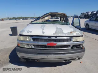 2002 Chevrolet Silverado 1500 LS with VIN 2GCEC19W721227753, listed as a Copart auction lot 81336144 with 0 mi miles and Salvage Title. Bid and sale history available at carsss.com. Image 5.