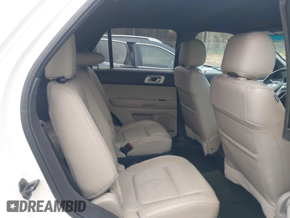 2013 Ford Explorer XLT with VIN 1FM5K7D83DGC67232, listed as a IAAI auction lot 41032227 with 151,518 mi miles. Bid and sale history available at carsss.com. Image 8.