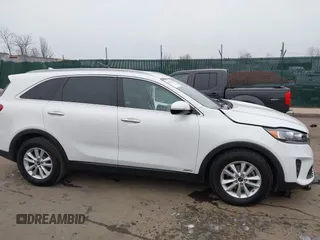 2019 Kia Sorento LX with VIN 5XYPGDA30KG548829, listed as a IAAI auction lot 41560273 with 72,923 mi miles. Bid and sale history available at carsss.com. Image 14.