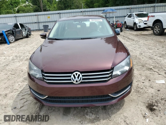 2014 Volkswagen Passat S z VIN 1VWAS7A33EC043895, wystawiony jako Copart lot #58200225 z przebiegiem 111 682 mil mil oraz Czysty tytuł • Clean title. Historia ofert i sprzedaży dostępna na DreamBid. Obrazek 5.