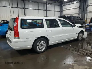 2005 Volvo V70 with VIN YV1SW612852462628, listed as a Copart auction lot 53698235 with 151,402 mi miles and Salvage title. Bid and sale history available at DreamBid. Image 3.