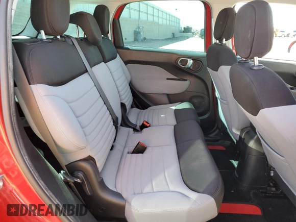 2014 FIAT 500L Easy z VIN ZFBCFABH4EZ019483, wystawiony jako Copart lot #51811735 z przebiegiem 104 801 mil mil oraz Szkoda całkowita • Salvage title. Historia ofert i sprzedaży dostępna na DreamBid. Obrazek 11.