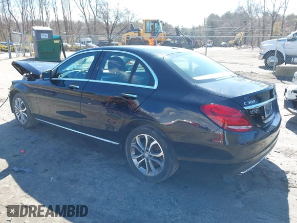 2015 Mercedes-Benz C 300 Luxury with VIN 55SWF4KB7FU002464, listed as a IAAI auction lot 41832373 with 88,000 mi miles and . Bid and sale history available at DreamBid. Image 3.