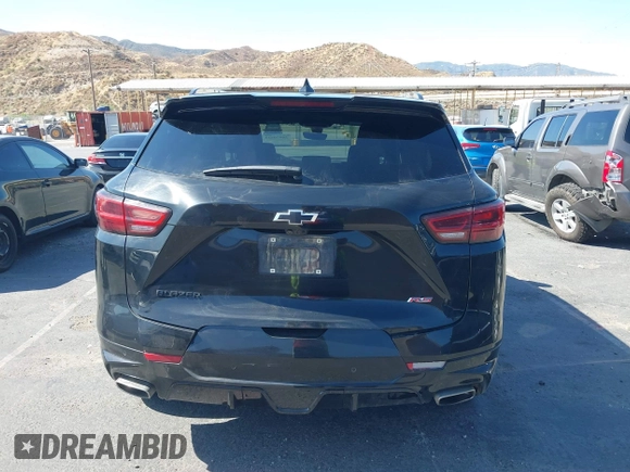 2024 Chevrolet Blazer RS z VIN 3GNKBERS0RS155598, wystawiony jako IAAI lot #39970423 z przebiegiem 15 171 mil mil oraz . Historia ofert i sprzedaży dostępna na DreamBid. Obrazek 16.
