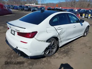 2020 BMW 3 Series M340i z VIN WBA5U7C02LA234487, wystawiony jako IAAI lot #41816831 z przebiegiem 27 562 mil mil oraz . Historia ofert i sprzedaży dostępna na DreamBid. Obrazek 4.