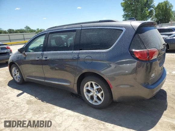 2017 Chrysler Pacifica Touring L z VIN 2C4RC1BG7HR667728, wystawiony jako Copart lot #57623255 z przebiegiem 197 791 mil mil oraz Czysty tytuł • Clean title. Historia ofert i sprzedaży dostępna na DreamBid. Obrazek 2.