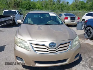 2011 Toyota Camry LE with VIN 4T1BF3EK5BU628968, listed as a IAAI auction lot 41988498 with 176,141 mi miles. Bid and sale history available at carsss.com. Image 12.