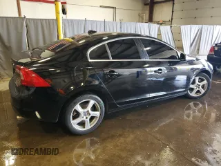 2013 Volvo S60 T5 Premier z VIN YV1612FS1D1220589, wystawiony jako Copart lot #58983665 z przebiegiem 81 341 mil mil oraz Szkoda całkowita • Salvage title. Historia ofert i sprzedaży dostępna na DreamBid. Obrazek 3.