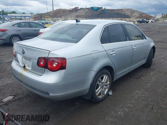 2010 Volkswagen Jetta TDI with VIN 3VWAL7AJ6AM082663, listed as a IAAI auction lot 42337155 with Not provided miles and . Bid and sale history available at DreamBid. Image 4.